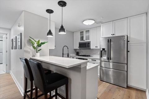 Tiny photo for 600 N LAKE SHORE Drive #1010, Chicago, IL 60611 (MLS # 12561810)