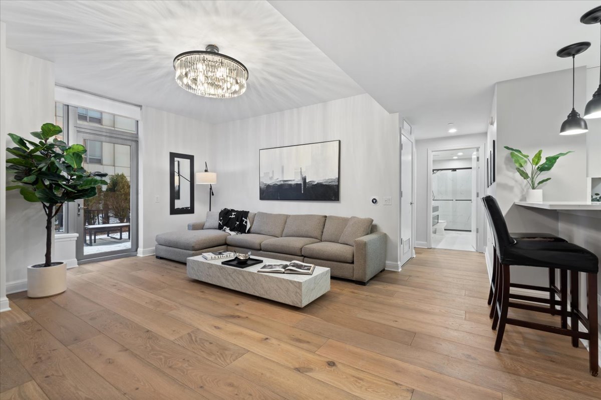 600 N LAKE SHORE Drive 1010