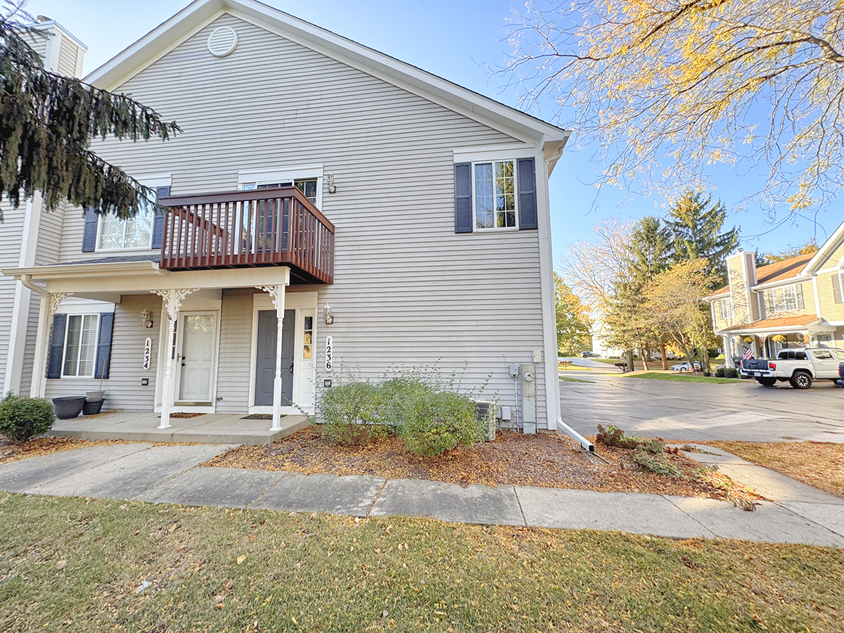 1236 Sandhurst Lane 1236