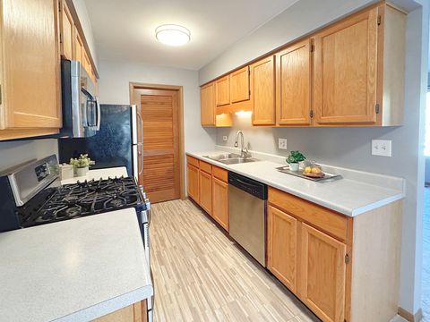 Tiny photo for 1236 Sandhurst Lane #1236, South Elgin, IL 60177 (MLS # 12489862)