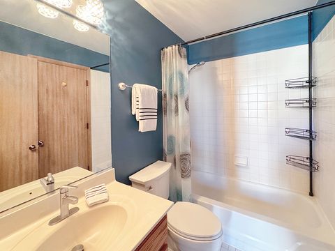 Tiny photo for 1236 Sandhurst Lane #1236, South Elgin, IL 60177 (MLS # 12489862)