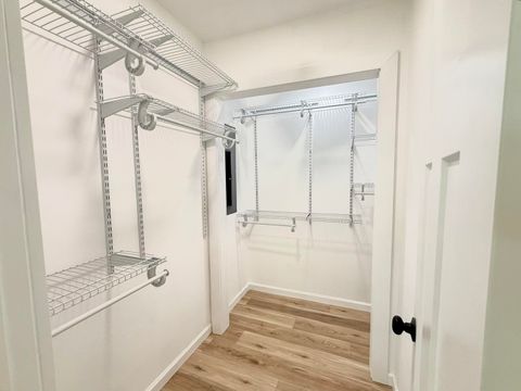 Tiny photo for 1103 W 10th St Street, Metropolis, IL 62960 (MLS # 100000297)