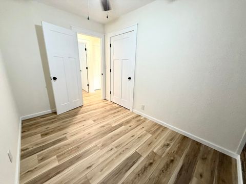 Tiny photo for 1103 W 10th St Street, Metropolis, IL 62960 (MLS # 100000297)