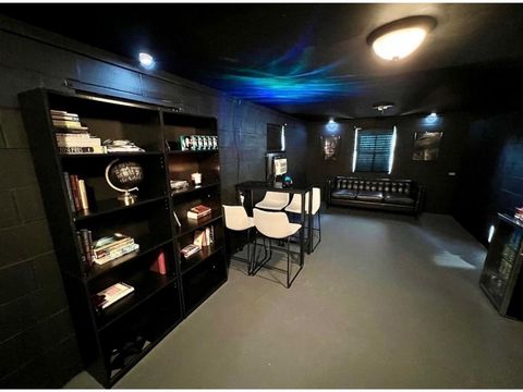 Tiny photo for 1103 W 10th St Street, Metropolis, IL 62960 (MLS # 100000297)