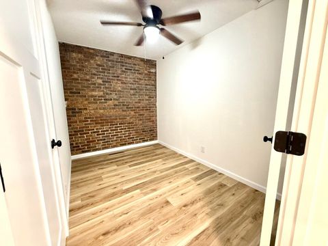 Tiny photo for 1103 W 10th St Street, Metropolis, IL 62960 (MLS # 100000297)