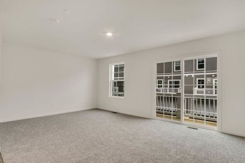 Tiny photo for 423 Lakeshore Court, St. Charles, IL 60174 (MLS # 12562966)