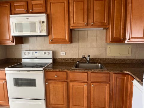 Tiny photo for 6157 N Sheridan Road #18E, Chicago, IL 60660 (MLS # 12707356)
