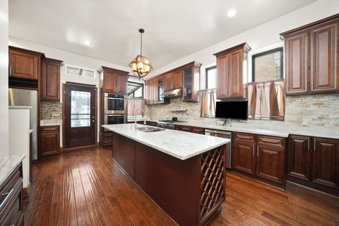 Tiny photo for 4540 S Prairie Avenue, Chicago, IL 60653 (MLS # 12478061)
