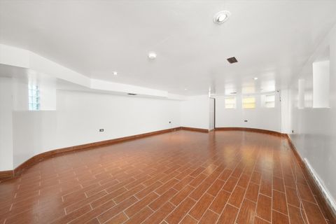 Tiny photo for 4540 S Prairie Avenue, Chicago, IL 60653 (MLS # 12478061)