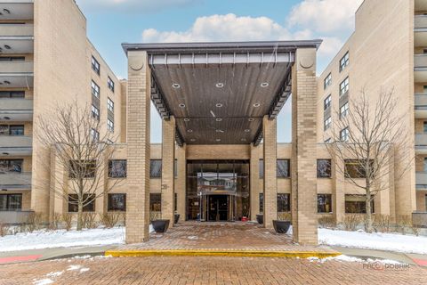 Tiny photo for 4545 W Touhy Avenue #116, Lincolnwood, IL 60712 (MLS # 12594208)
