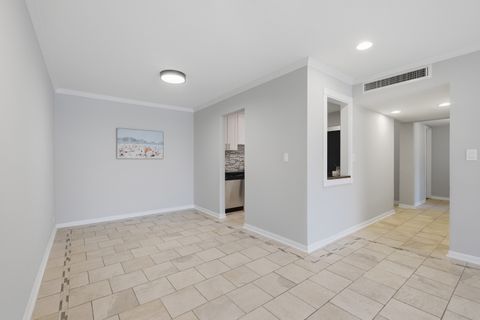 Tiny photo for 5001 Carriage Way Drive #116, Rolling Meadows, IL 60008 (MLS # 12620146)