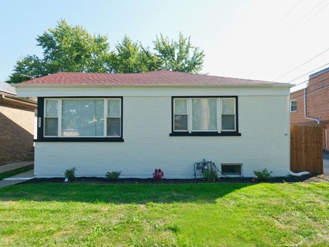 Tiny photo for 8415 Trumbull Avenue, Skokie, IL 60076 (MLS # 12489338)