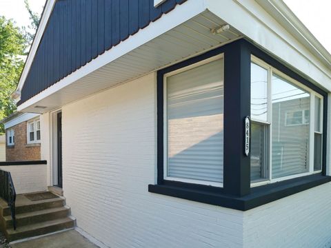 Tiny photo for 8415 Trumbull Avenue, Skokie, IL 60076 (MLS # 12489338)