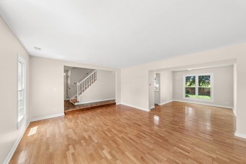Tiny photo for 465 Ridgefield Drive, Roselle, IL 60172 (MLS # 12676810)