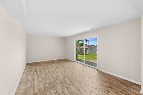 Tiny photo for 465 Ridgefield Drive, Roselle, IL 60172 (MLS # 12676810)
