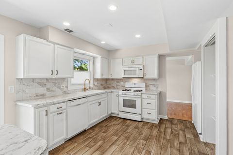 Tiny photo for 465 Ridgefield Drive, Roselle, IL 60172 (MLS # 12676810)