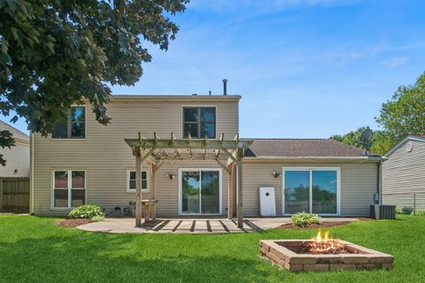 Tiny photo for 465 Ridgefield Drive, Roselle, IL 60172 (MLS # 12676810)