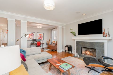 Tiny photo for 635 W Briar Place #3W, Chicago, IL 60657 (MLS # 12478857)
