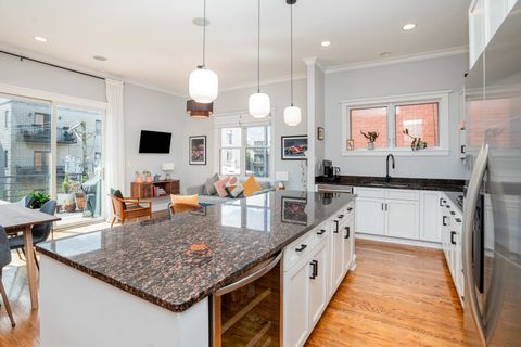 Tiny photo for 635 W Briar Place #3W, Chicago, IL 60657 (MLS # 12478857)