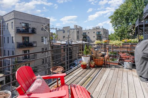Tiny photo for 635 W Briar Place #3W, Chicago, IL 60657 (MLS # 12478857)