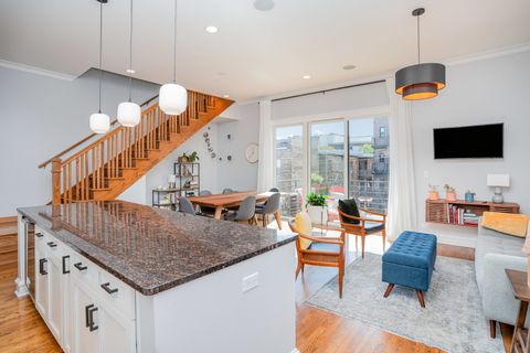 Tiny photo for 635 W Briar Place #3W, Chicago, IL 60657 (MLS # 12478857)