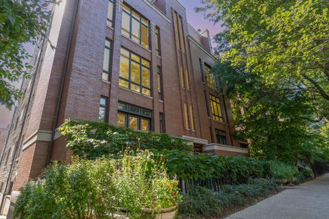 Tiny photo for 635 W Briar Place #3W, Chicago, IL 60657 (MLS # 12478857)