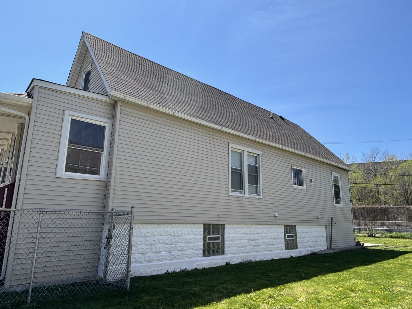 9236 S Blackstone Avenue