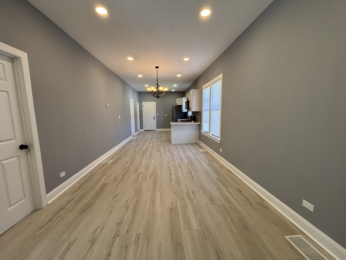 9236 S Blackstone Avenue