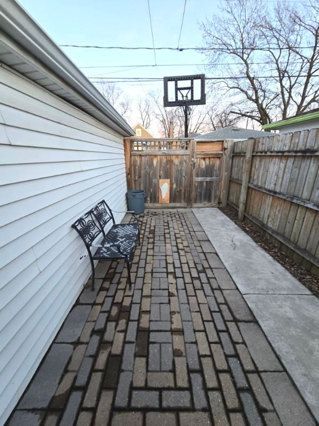 listing image 24