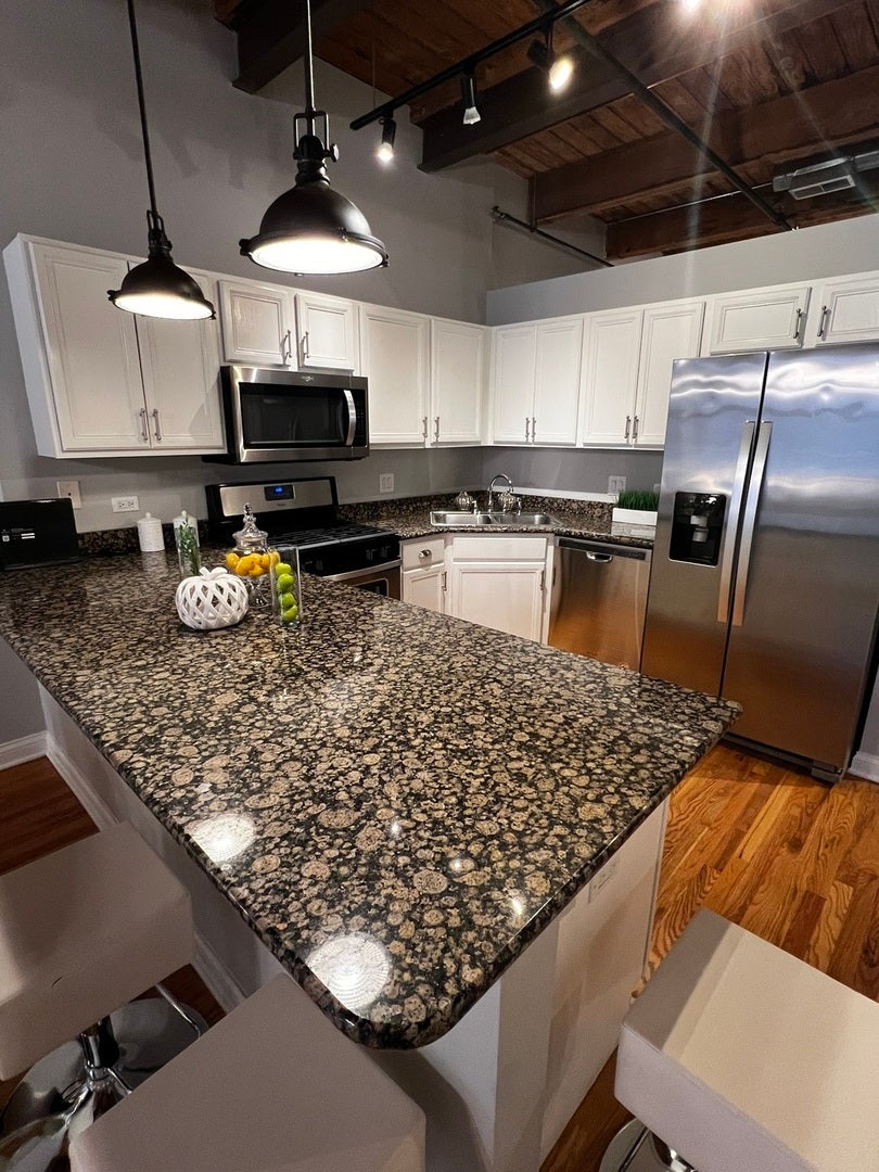 420 W ONTARIO Street 308