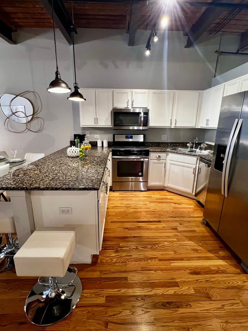 420 W ONTARIO Street 308