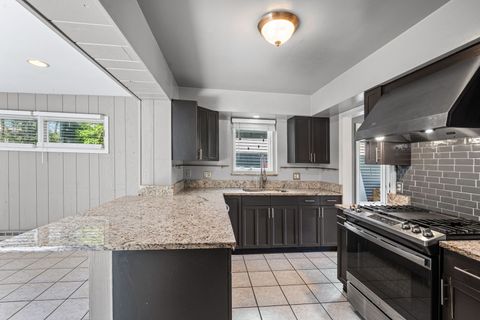Tiny photo for 627 E Davis Street, Arlington Heights, IL 60005 (MLS # 12622035)