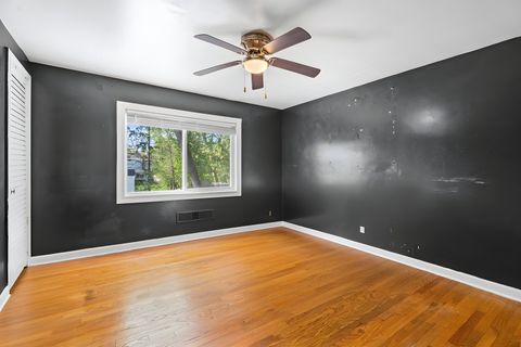 Tiny photo for 627 E Davis Street, Arlington Heights, IL 60005 (MLS # 12622035)