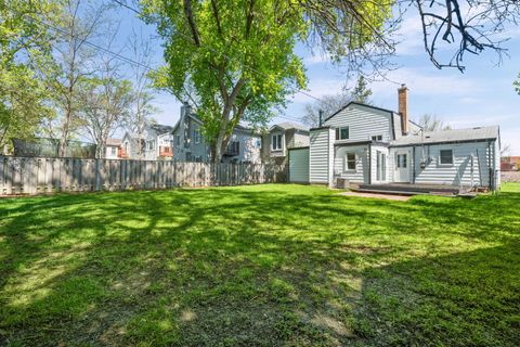 Tiny photo for 627 E Davis Street, Arlington Heights, IL 60005 (MLS # 12622035)
