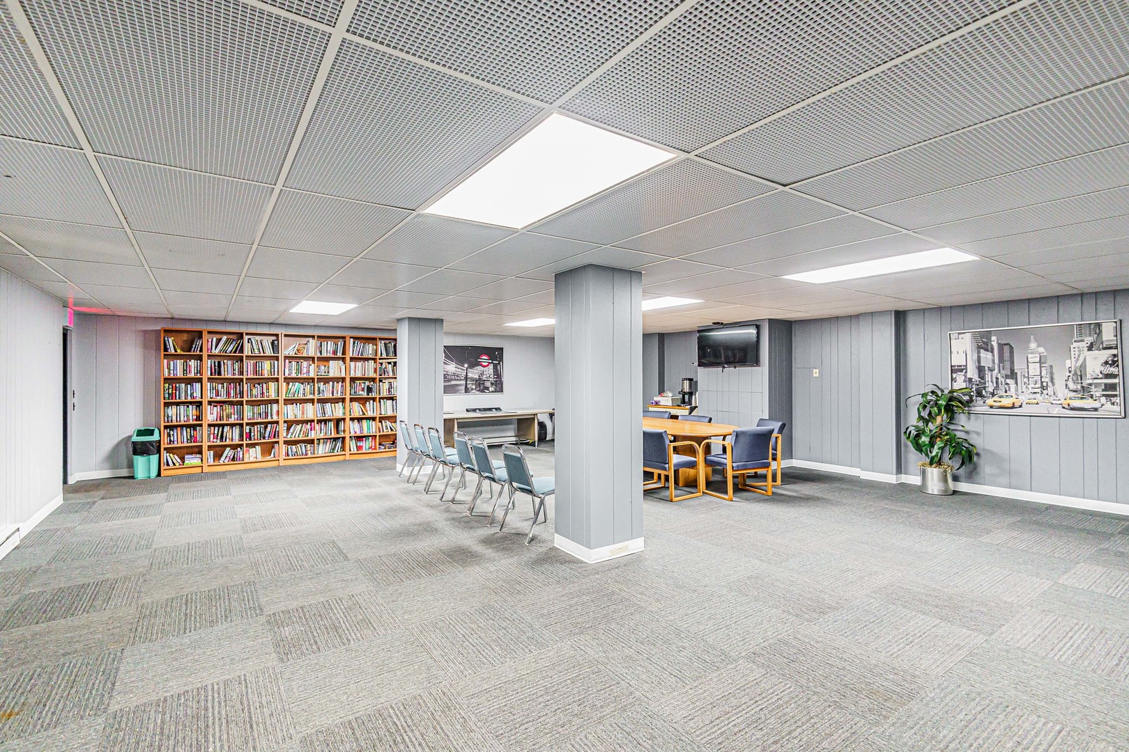 465 W Dominion Drive 1302