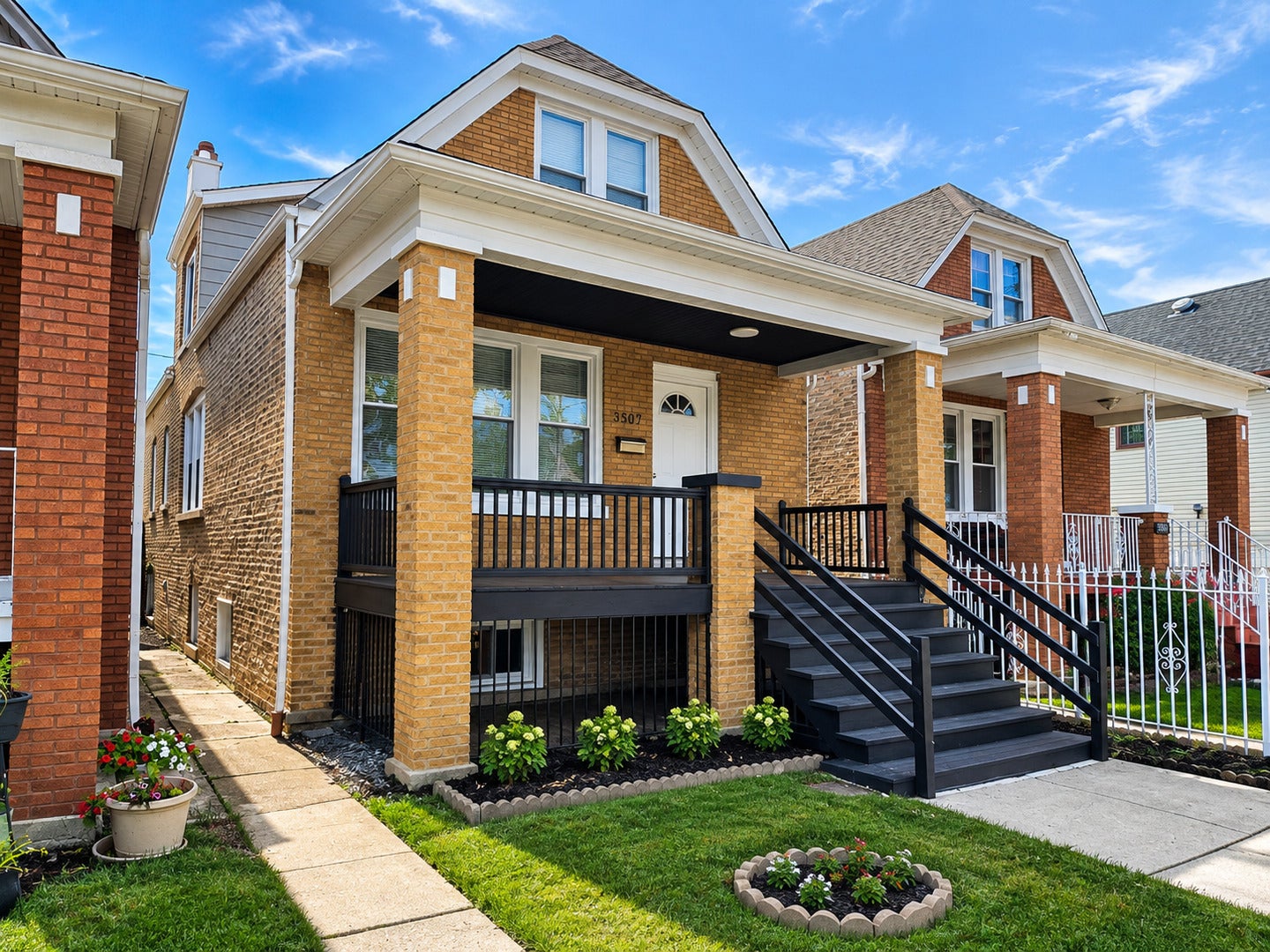 3507 W 60th Place