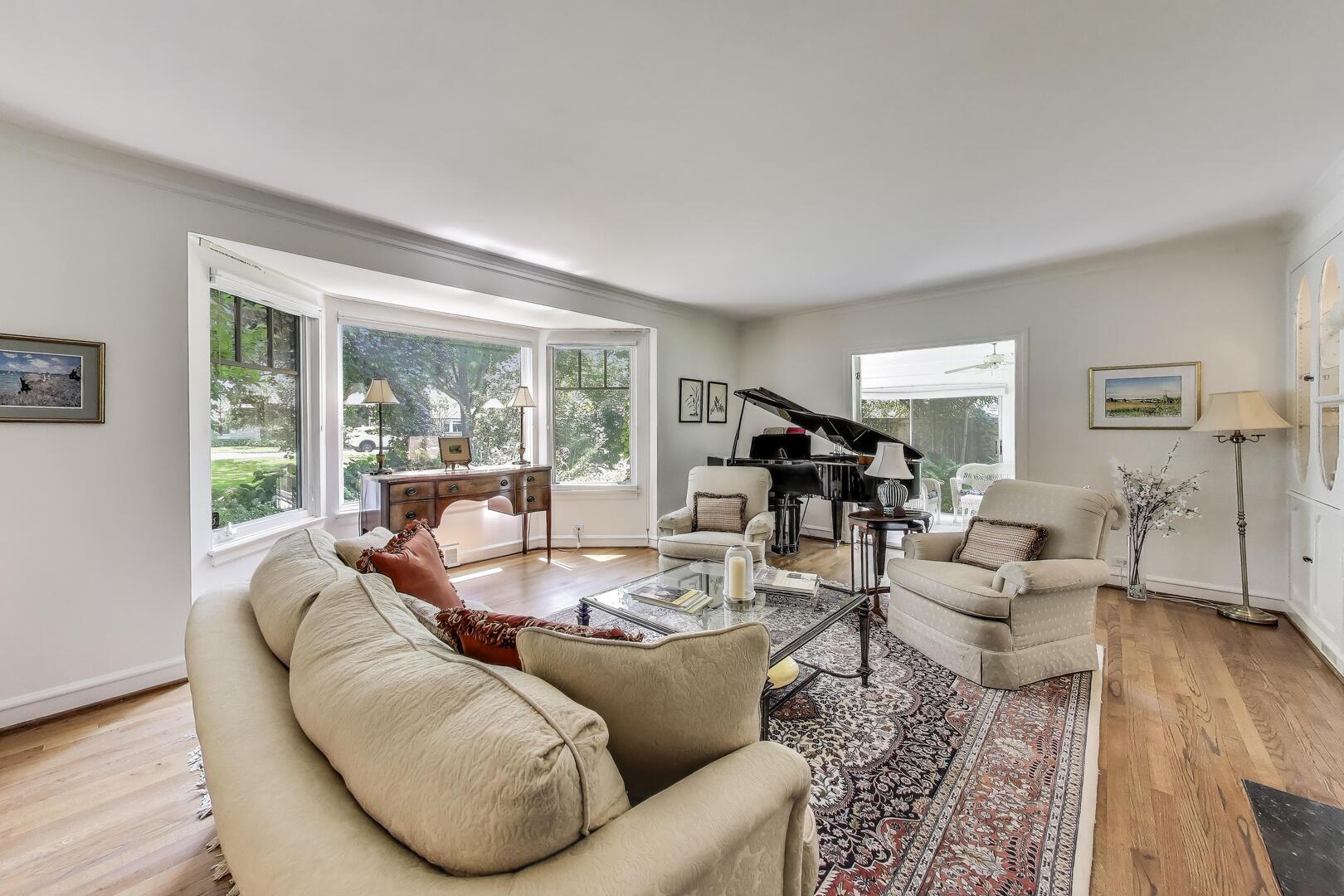 1295 Sunview Lane