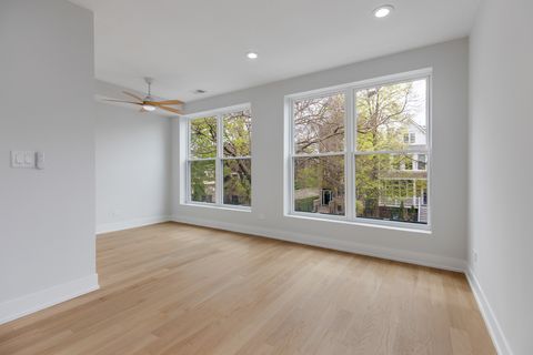 Tiny photo for 1522 W Wolfram Street, Chicago, IL 60657 (MLS # 12323600)