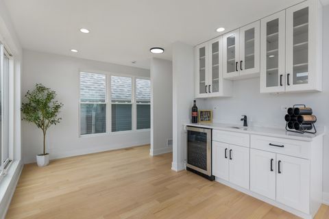 Tiny photo for 1522 W Wolfram Street, Chicago, IL 60657 (MLS # 12323600)
