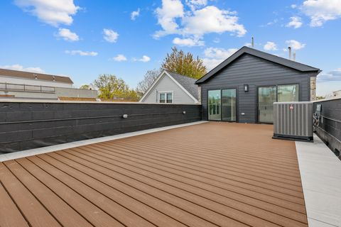 Tiny photo for 1522 W Wolfram Street, Chicago, IL 60657 (MLS # 12323600)