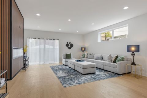 Tiny photo for 1522 W Wolfram Street, Chicago, IL 60657 (MLS # 12323600)