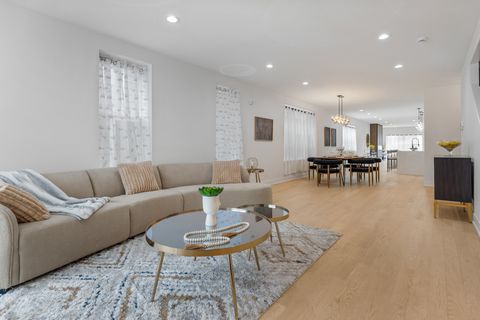 Tiny photo for 1522 W Wolfram Street, Chicago, IL 60657 (MLS # 12323600)