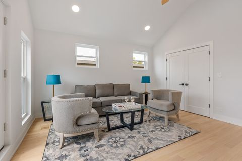 Tiny photo for 1522 W Wolfram Street, Chicago, IL 60657 (MLS # 12323600)