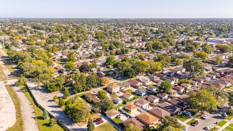 Tiny photo for 7704 S Kilpatrick Avenue, Chicago, IL 60652 (MLS # 12490594)