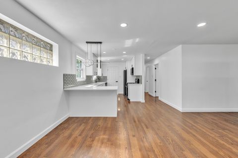 Tiny photo for 7704 S Kilpatrick Avenue, Chicago, IL 60652 (MLS # 12490594)