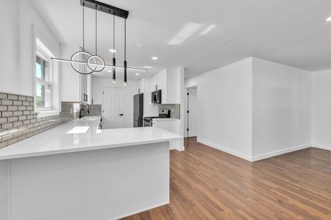 Tiny photo for 7704 S Kilpatrick Avenue, Chicago, IL 60652 (MLS # 12490594)