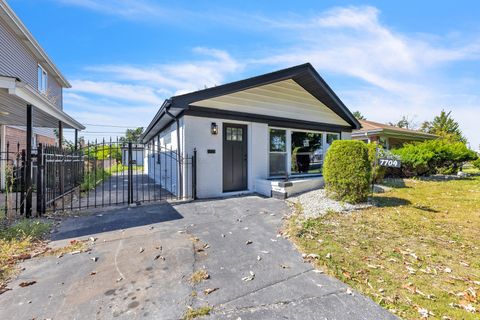 Tiny photo for 7704 S Kilpatrick Avenue, Chicago, IL 60652 (MLS # 12490594)