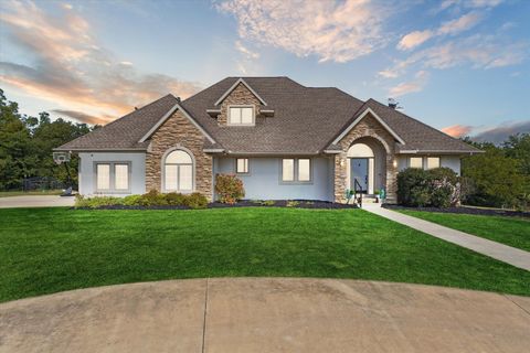 Photo of 638 W Cedarville Road, Freeport, IL 61032 (MLS # 12565957)