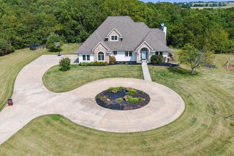 Tiny photo for 638 W Cedarville Road, Freeport, IL 61032 (MLS # 12565957)