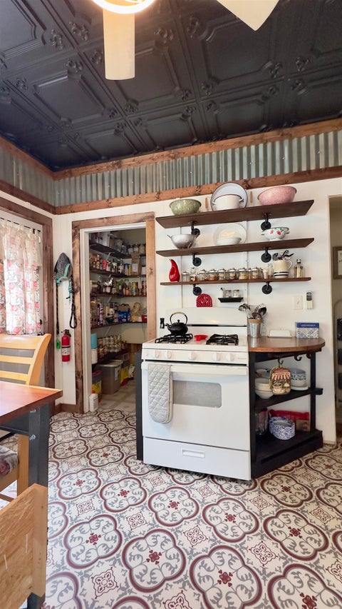 Tiny photo for 308 E Manila Street E, West Frankfort, IL 62896 (MLS # 100539073)